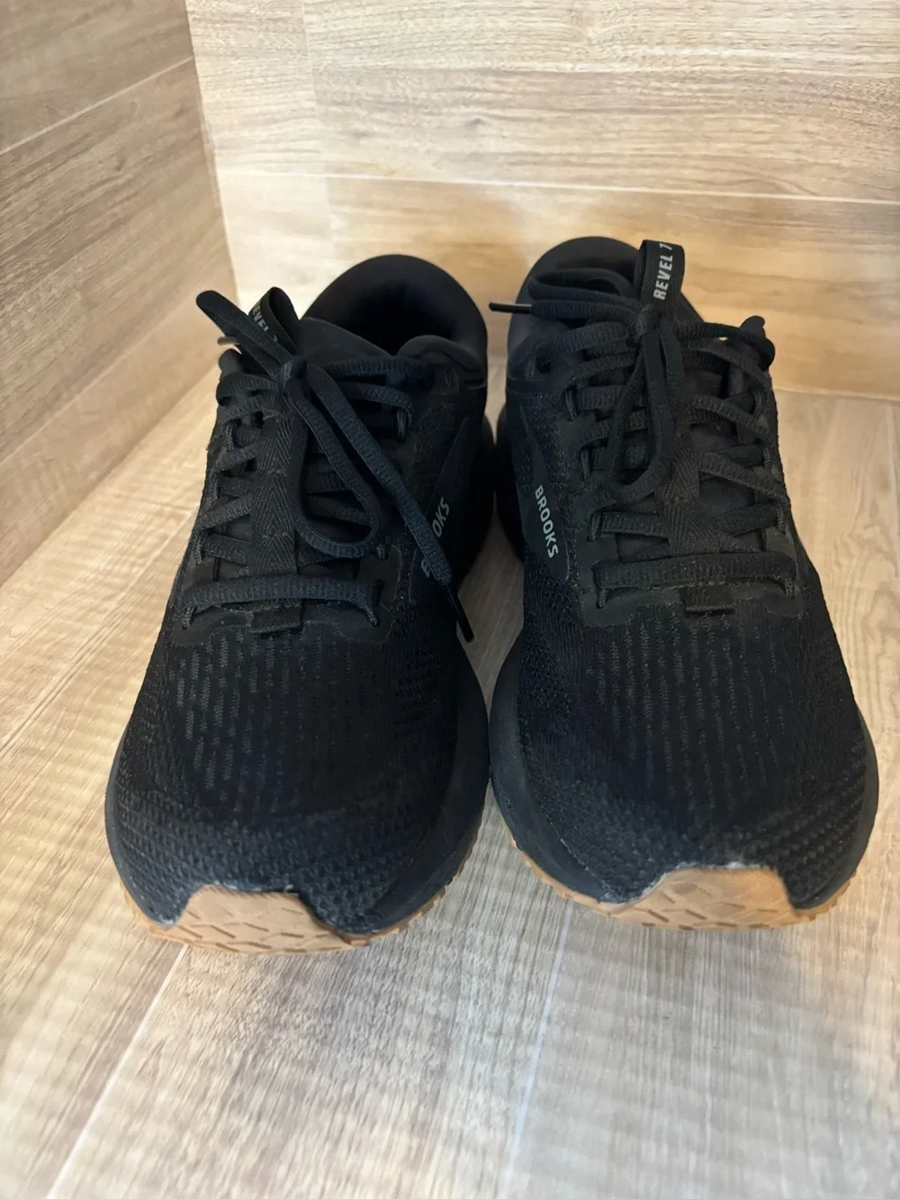 EUC Brooks Revel 7 Women Running Black